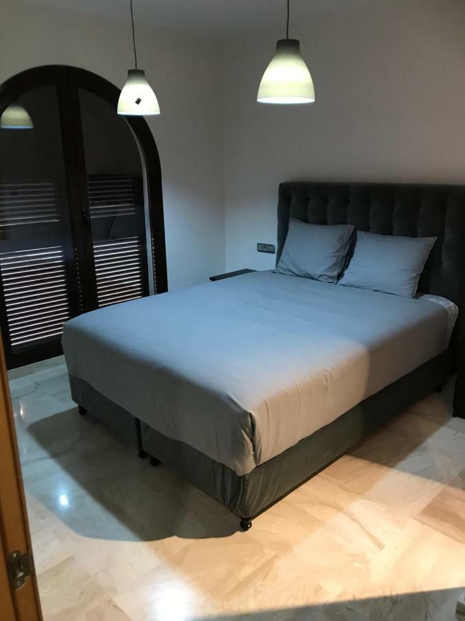 Luxury apartment set in Doña Julia Golf Course Casares Extérieur photo