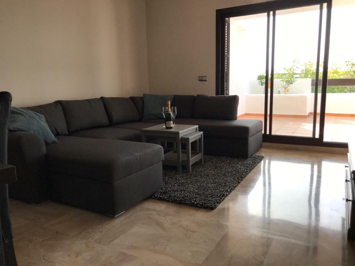 Luxury apartment set in Doña Julia Golf Course Casares Extérieur photo