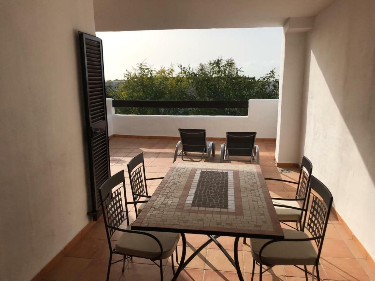 Luxury apartment set in Doña Julia Golf Course Casares Extérieur photo