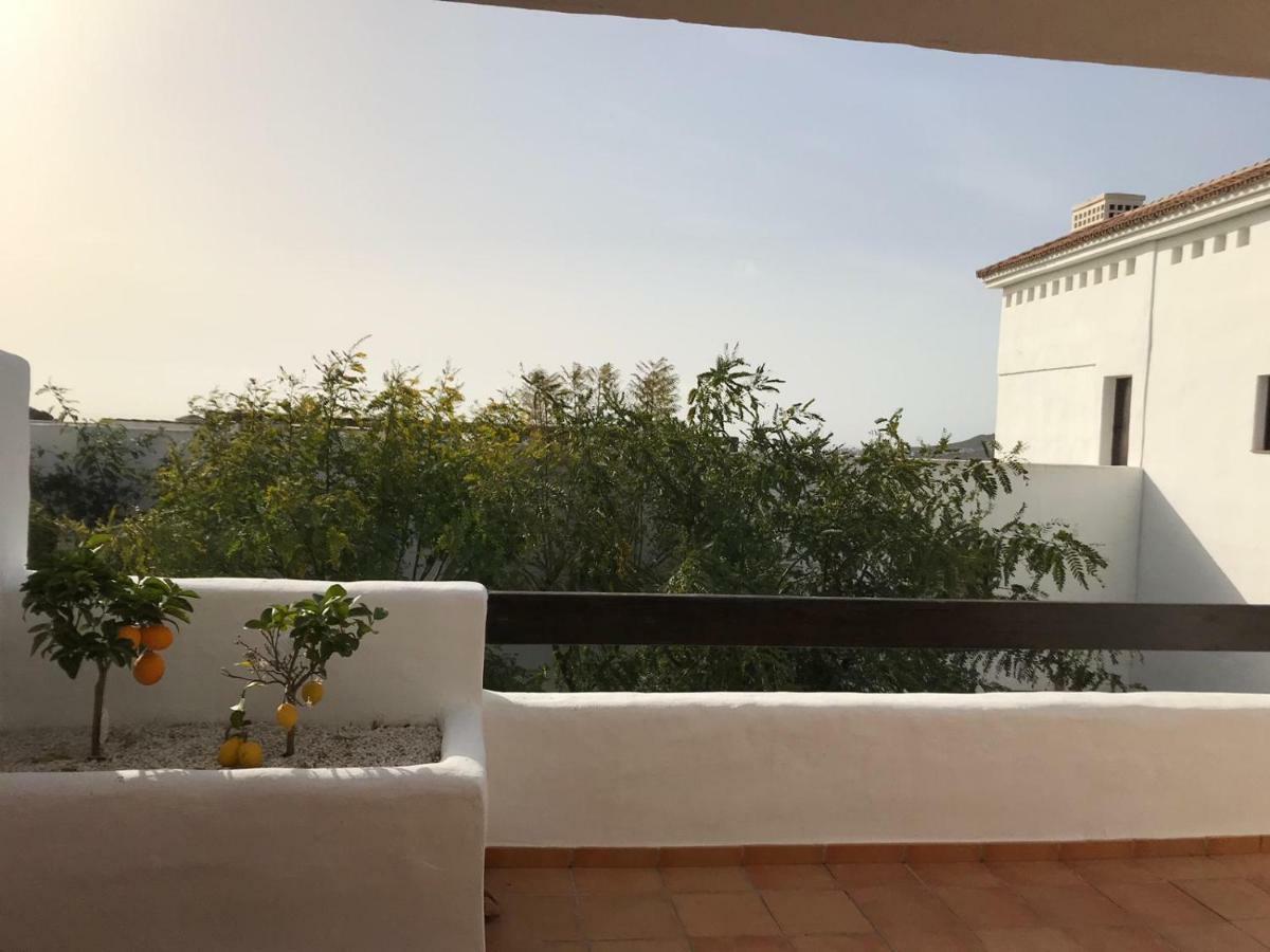 Luxury apartment set in Doña Julia Golf Course Casares Extérieur photo